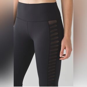 Lululemon Sunshine Salutation Crop
No rip tag